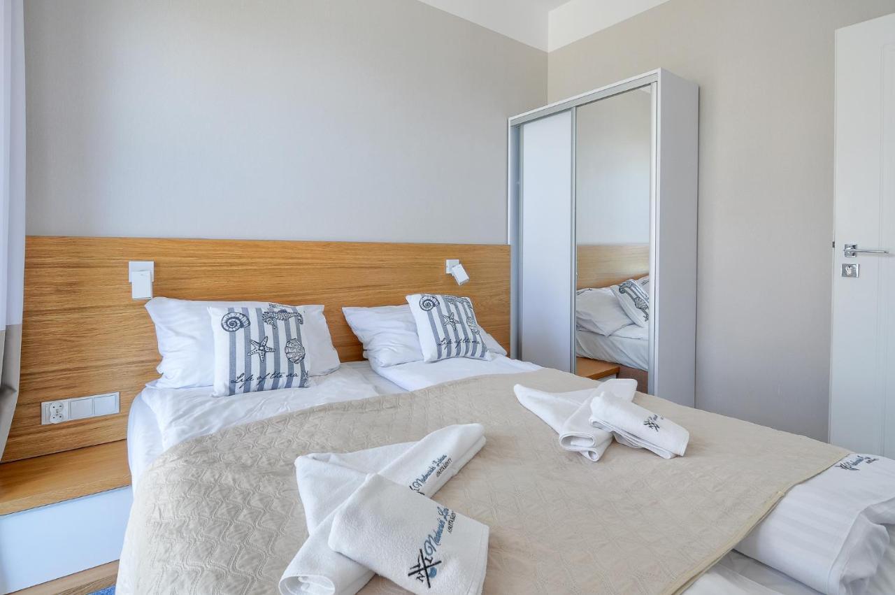 Apartament Z Widokiem Na Morze - Nadmorski Luksus Apartamenty ウストロニエ・モルスキエ エクステリア 写真