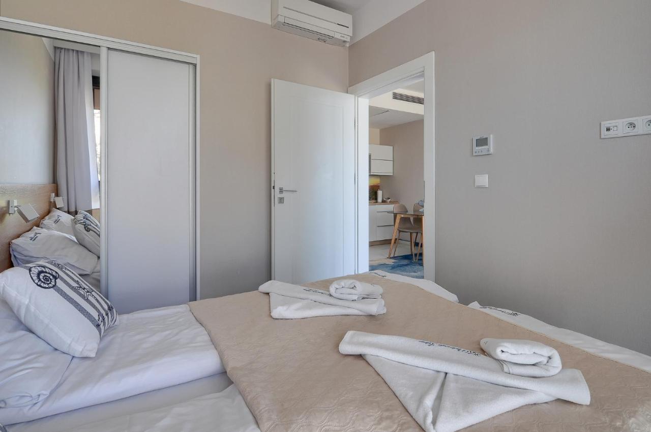 Apartament Z Widokiem Na Morze - Nadmorski Luksus Apartamenty ウストロニエ・モルスキエ エクステリア 写真
