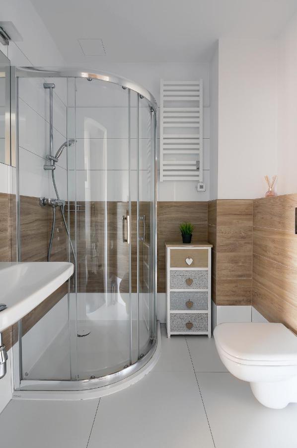 Apartament Z Widokiem Na Morze - Nadmorski Luksus Apartamenty ウストロニエ・モルスキエ エクステリア 写真