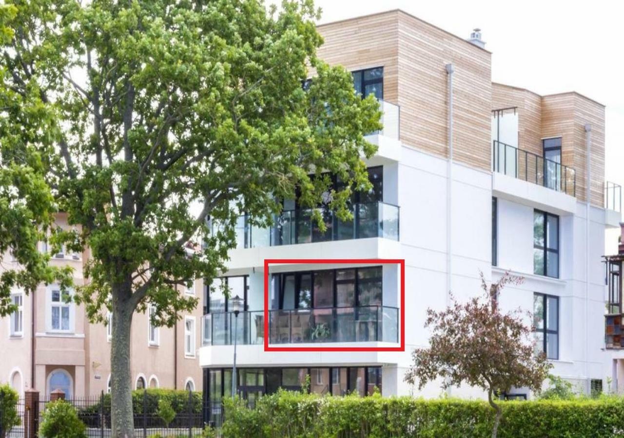 Apartament Z Widokiem Na Morze - Nadmorski Luksus Apartamenty ウストロニエ・モルスキエ エクステリア 写真